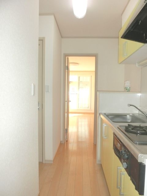 その他部屋・スペース　玄関からのお部屋です。