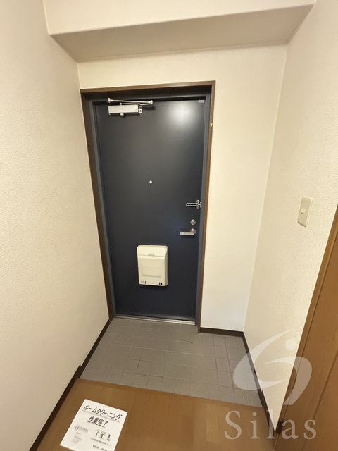 DH白鳥ビルの玄関写真
