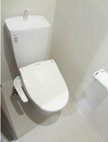 京急本線 京急蒲田駅 徒歩8分 4階建 築7年のトイレ写真