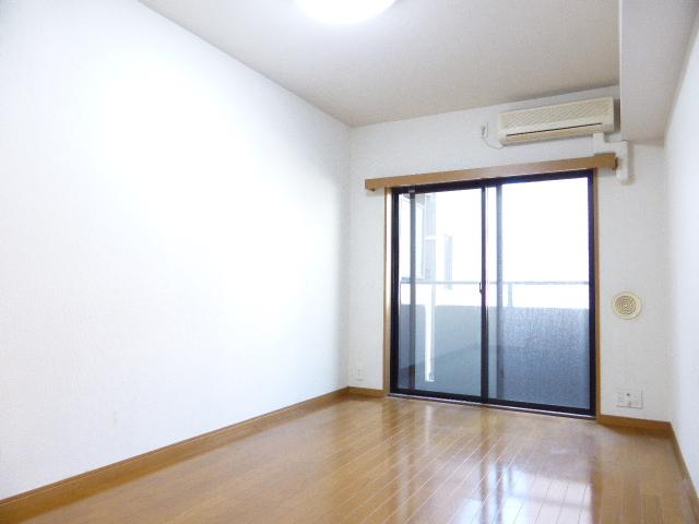 居室・リビング　内観※別部屋参考写真
