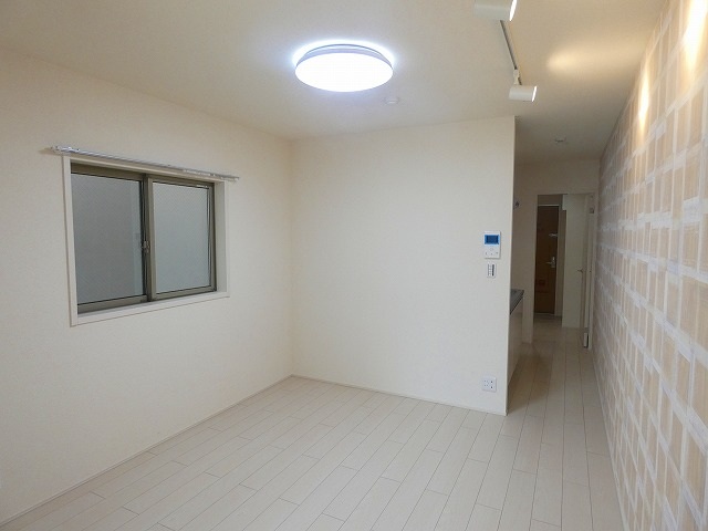フジパレス我孫子II番館の居間写真
