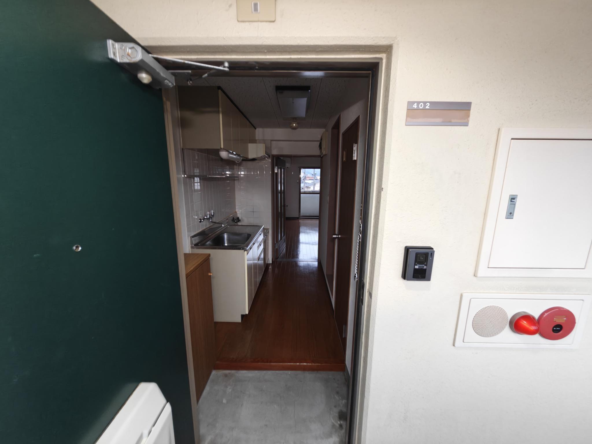 ＩＲいしかわ鉄道 金沢駅 徒歩20分 4階建 築34年の玄関写真