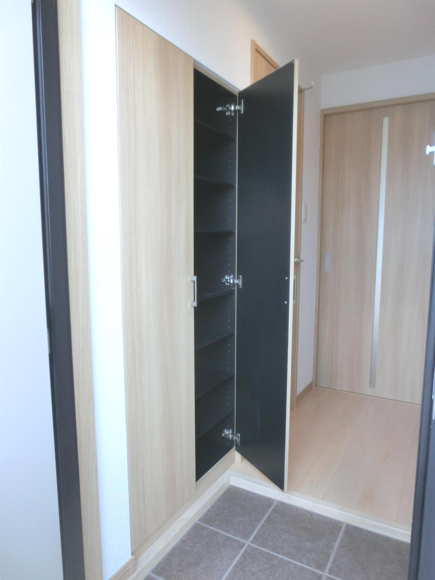 その他部屋・スペース　トール型シューズボックス