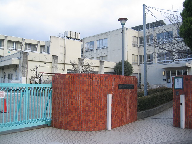 小学校　堺市立土師小学校（小学校）まで272m