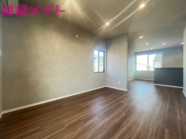 ラプランタン A棟の居間写真