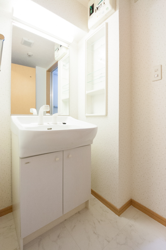 洗面設備　※同マンション別部屋写真、現状優先