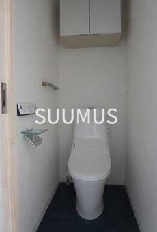 小田急線 代々木上原駅 徒歩6分 3階建 築9年のトイレ写真