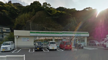 コンビニ　ファミリーマート長崎立岩店（コンビニ）まで367m