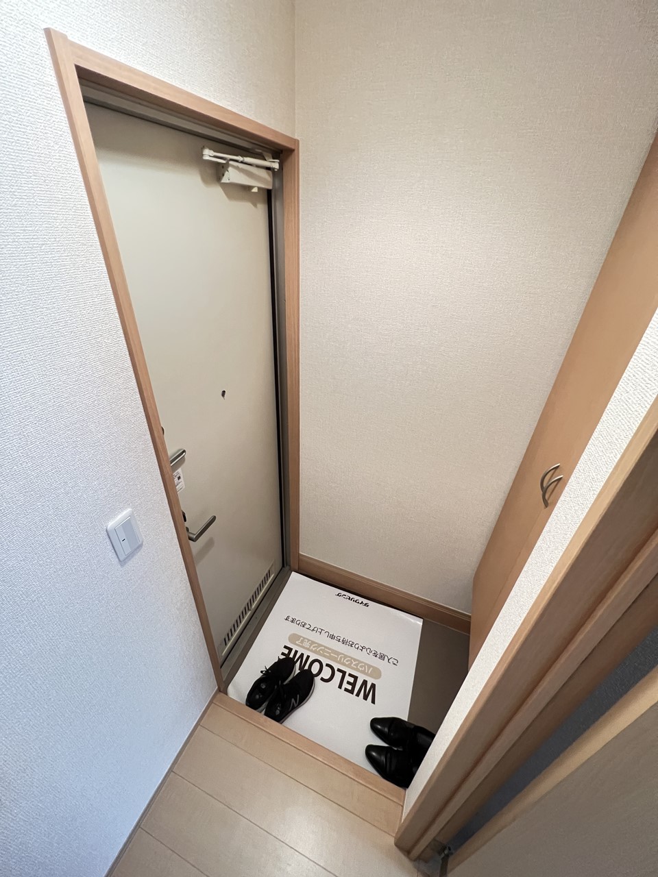 玄関　＊同物件、別部屋になります