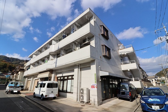 広島市安芸区中野のマンションの建物外観