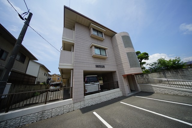 下関市長府松小田本町のマンションの建物外観
