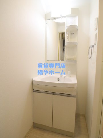 洗面設備　独立洗面台です