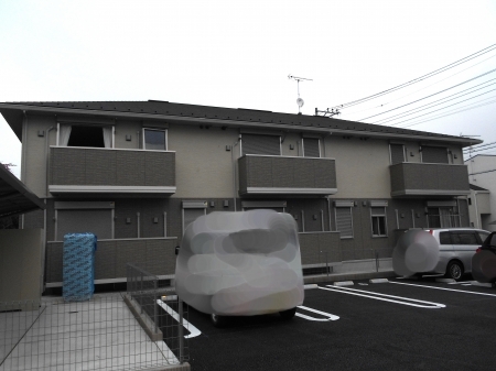 東松山市加美町のアパートの建物外観