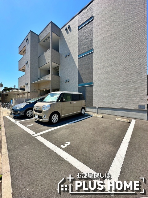 【和歌山市吹屋町のアパートの駐車場】