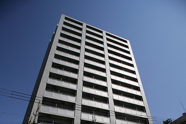 【文京区本駒込のマンションの建物外観】