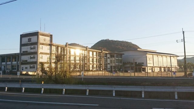 【リバーサイド市川　A棟の中学校】