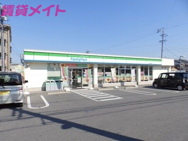 【四日市市西富田町のマンションのコンビニ】