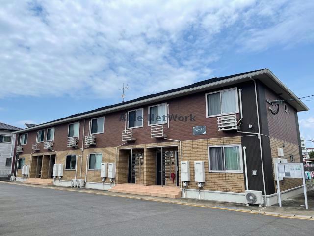 【雲仙市愛野町甲のアパートの建物外観】