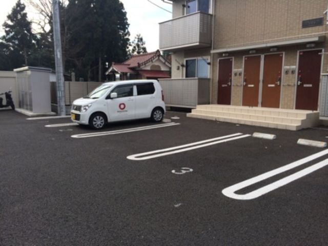 【グランシューベル　弐番館の駐車場】