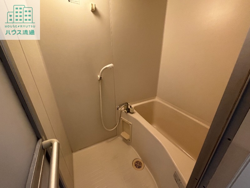 バス・シャワールーム　※別号室の写真です