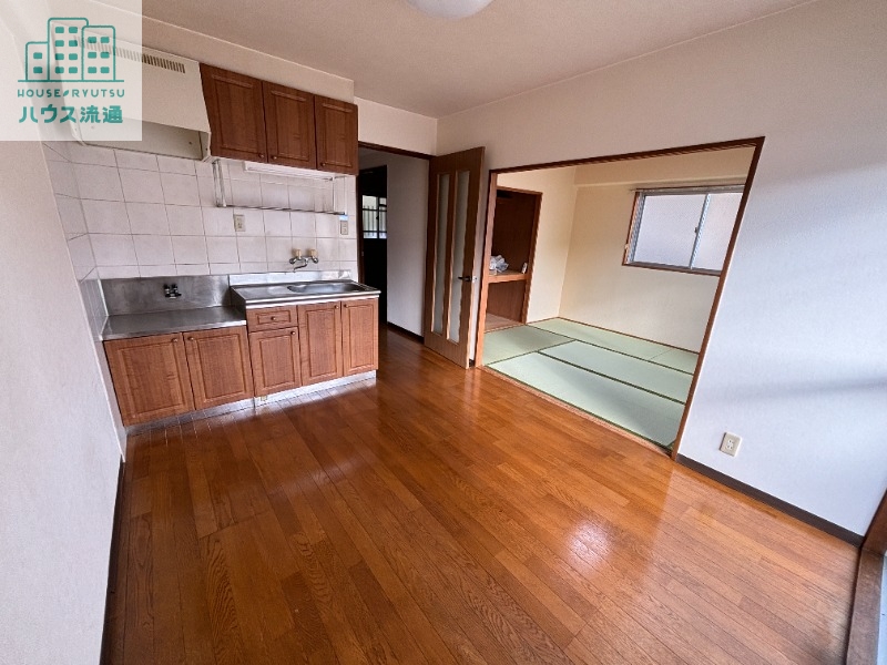 居室・リビング　※別号室の写真です