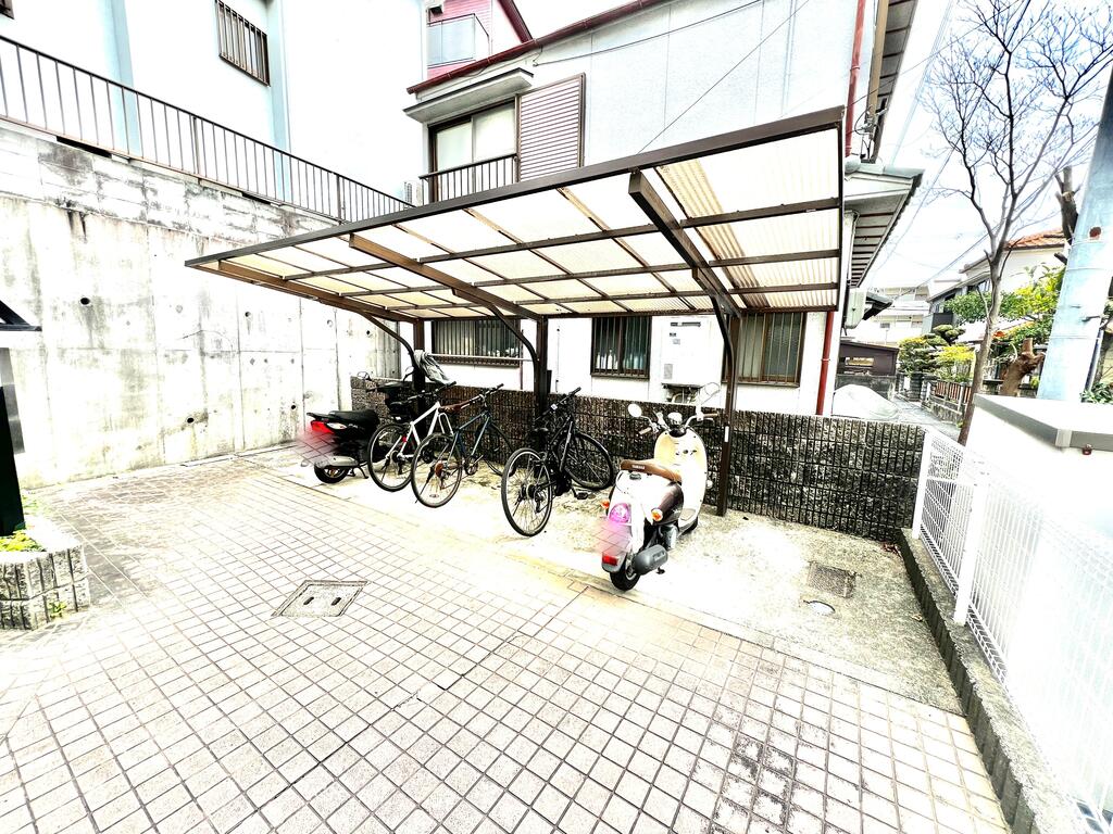 ロビー　駐輪場