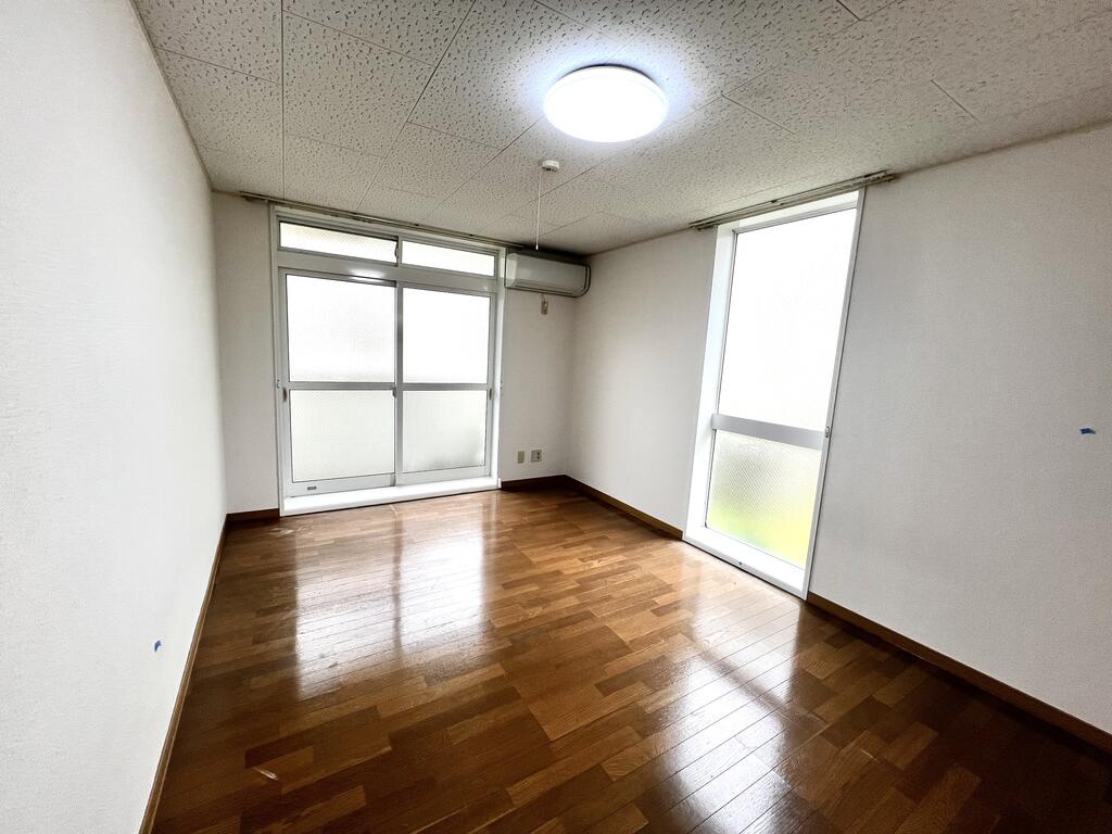 居室・リビング　洋室8帖