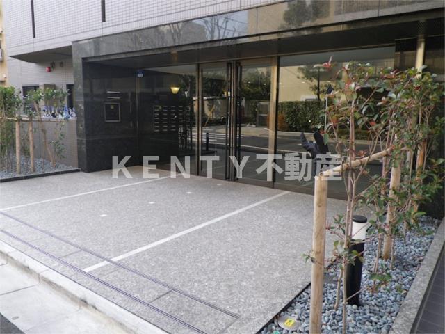 エントランス　ゆとりのあるエントランスです