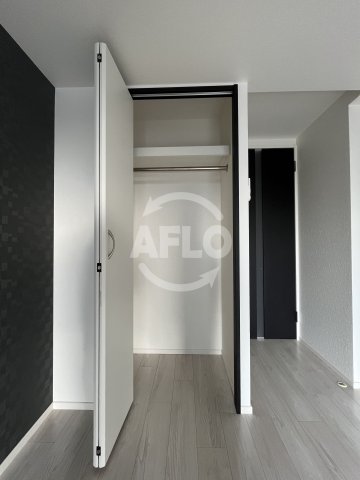 収納　プレイシズ新大阪　クローゼット