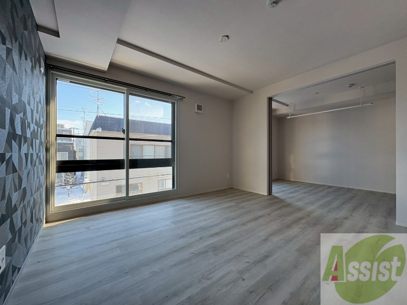 居室・リビング　広々としたリビングですね。使い勝手がよさそうですね！