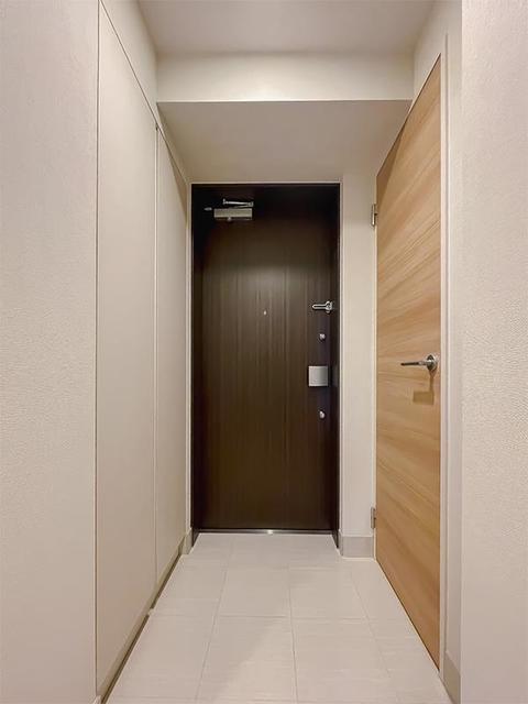 玄関　※写真は同タイプ住戸です。