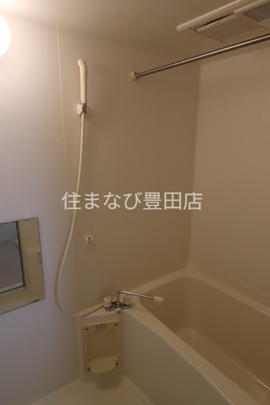 バス・シャワールーム　同型別部屋写真