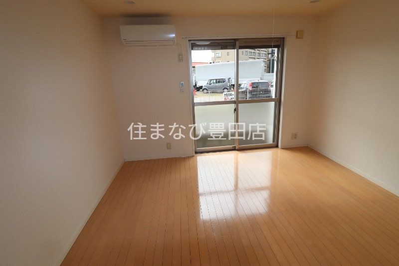 居室・リビング　同型別部屋写真