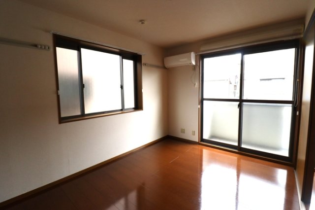 居室・リビング　リビング全景（エアコン付）