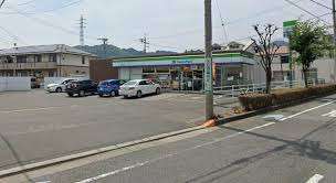 コンビニ　ファミリーマート清水石川店（コンビニ）まで267m