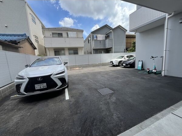 駐車場　クローゼット