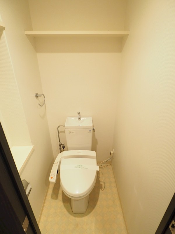 トイレ　ウォシュレット付きのトイレです。