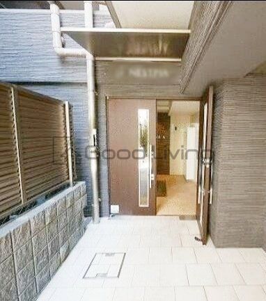 エントランス　オートロック付きで不審者シャットアウト