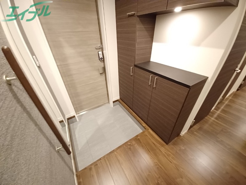 玄関　同物件別部屋の写真