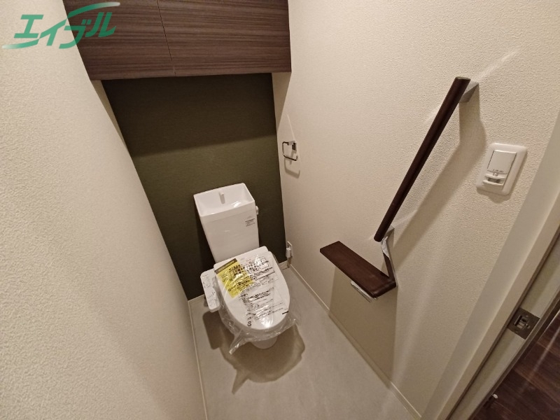トイレ　同物件別部屋の写真