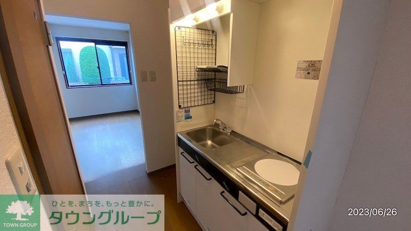 キッチン　※他部屋写真のため反転です