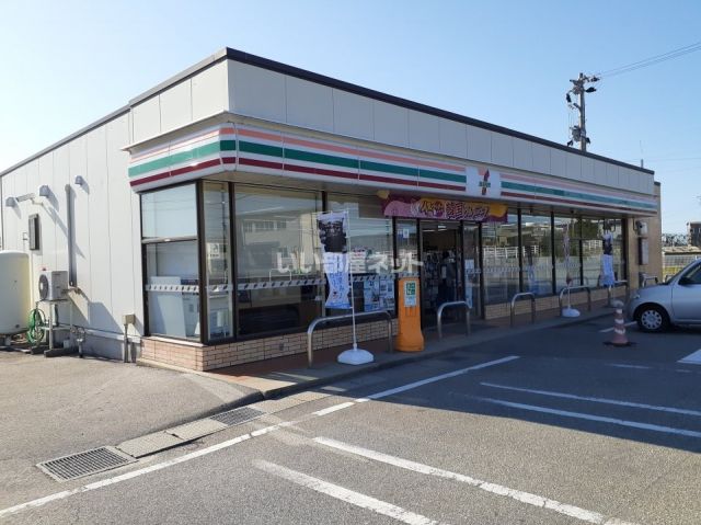 コンビニ　セブンイレブン　黒部沓掛店（コンビニ）まで907m