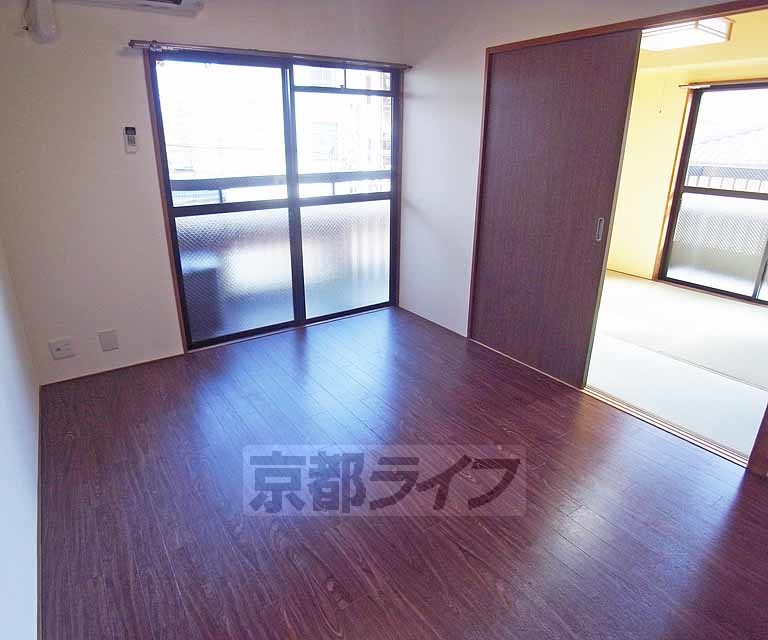 居室・リビング　リノベーションして綺麗になりました