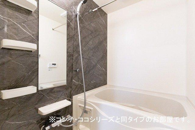 バス・シャワールーム　落ち着いた空間のお風呂です