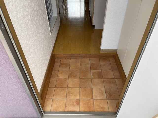 玄関　別部屋の写真です。