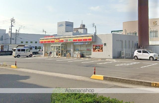 コンビニ　デイリーヤマザキ（コンビニ）まで530m