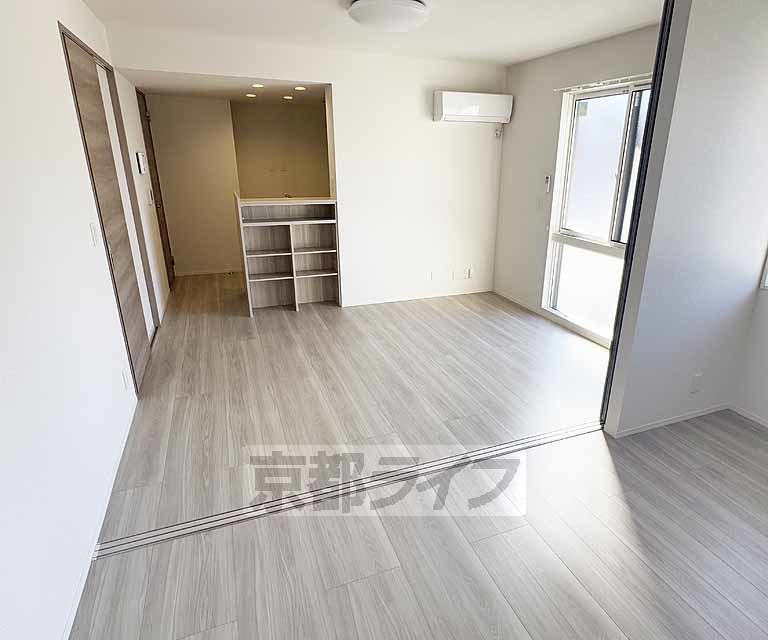 ＪＲ東海道本線 瀬田駅 徒歩6分 3階建 築2年の居間写真