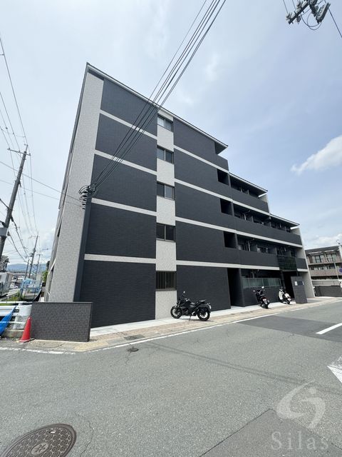 京都市西京区桂上野東町のマンションの建物外観