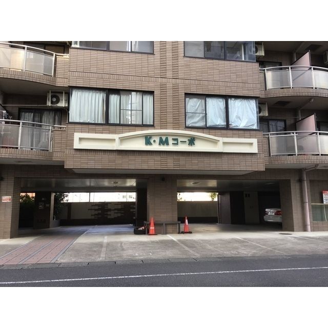 【熊谷市宮前町のマンションのエントランス】