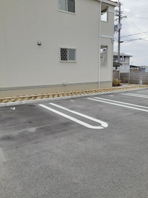 【貝塚市浦田のアパートの駐車場】